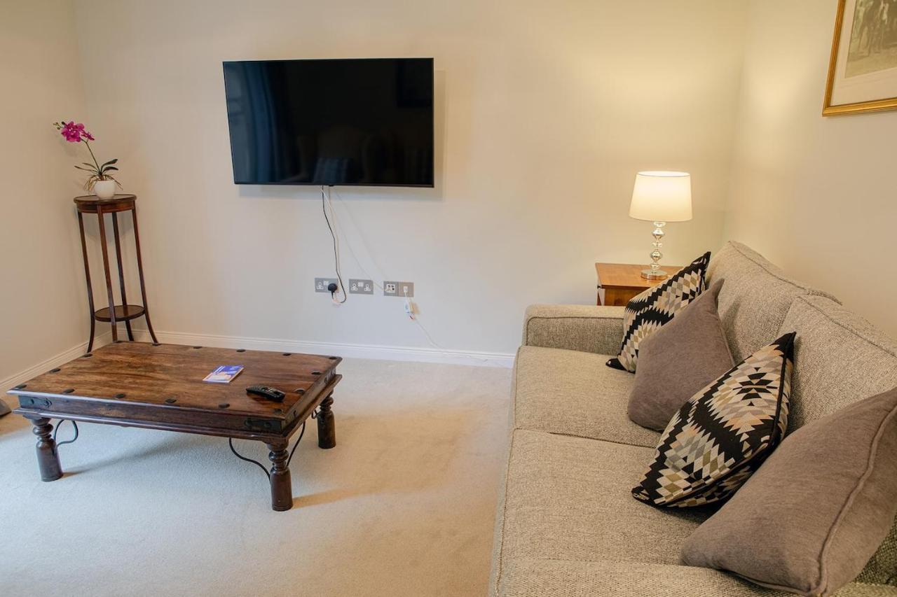 Hedgefield House - Serene Top Floor Flat Inverness Luaran gambar